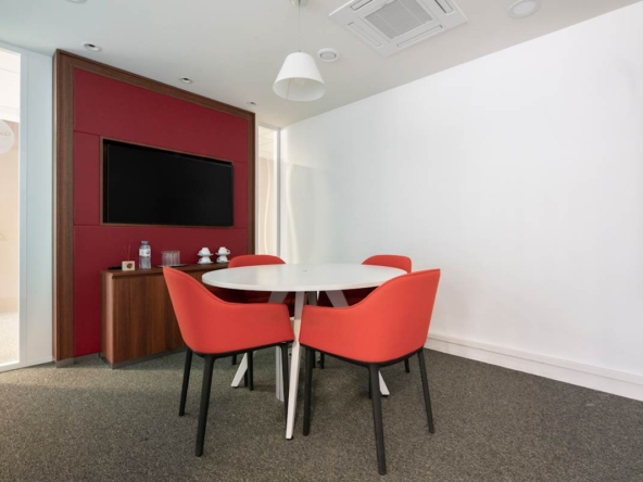 Stop & Work (IWG) 1 Rue Georges Stephenson Montigny-le-Bretonneux