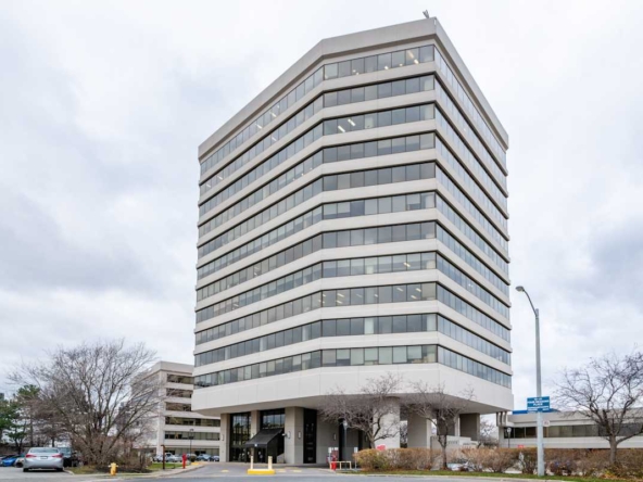 Regus (IWG) 10 Four Seasons Place Toronto