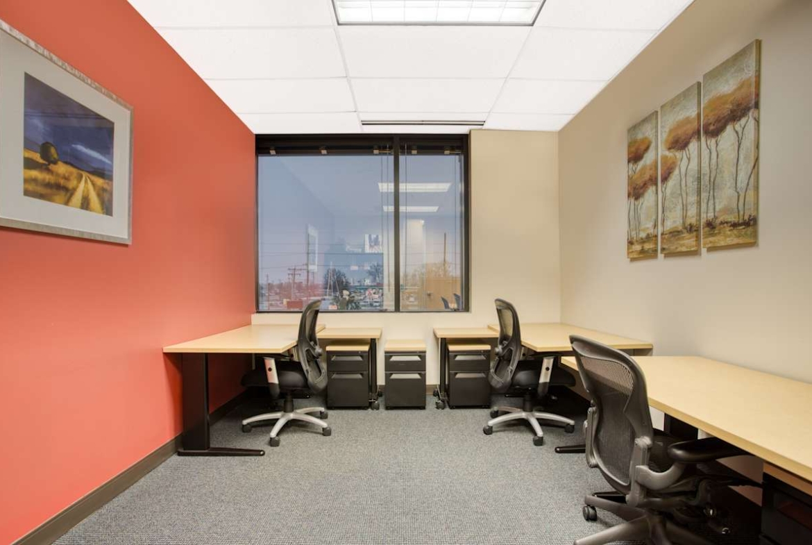 Regus (IWG) 100 Chesterfield Business Parkway Chesterfield