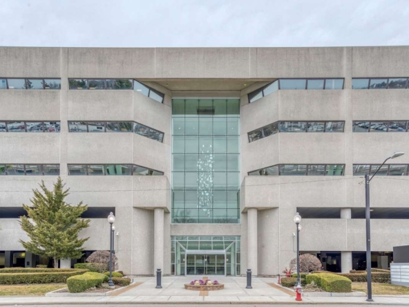 Regus (IWG) 100 Duffy Avenue Hicksville