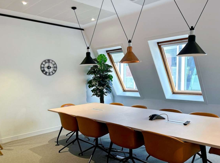 Spaces (IWG) 100 West George Street Glasgow