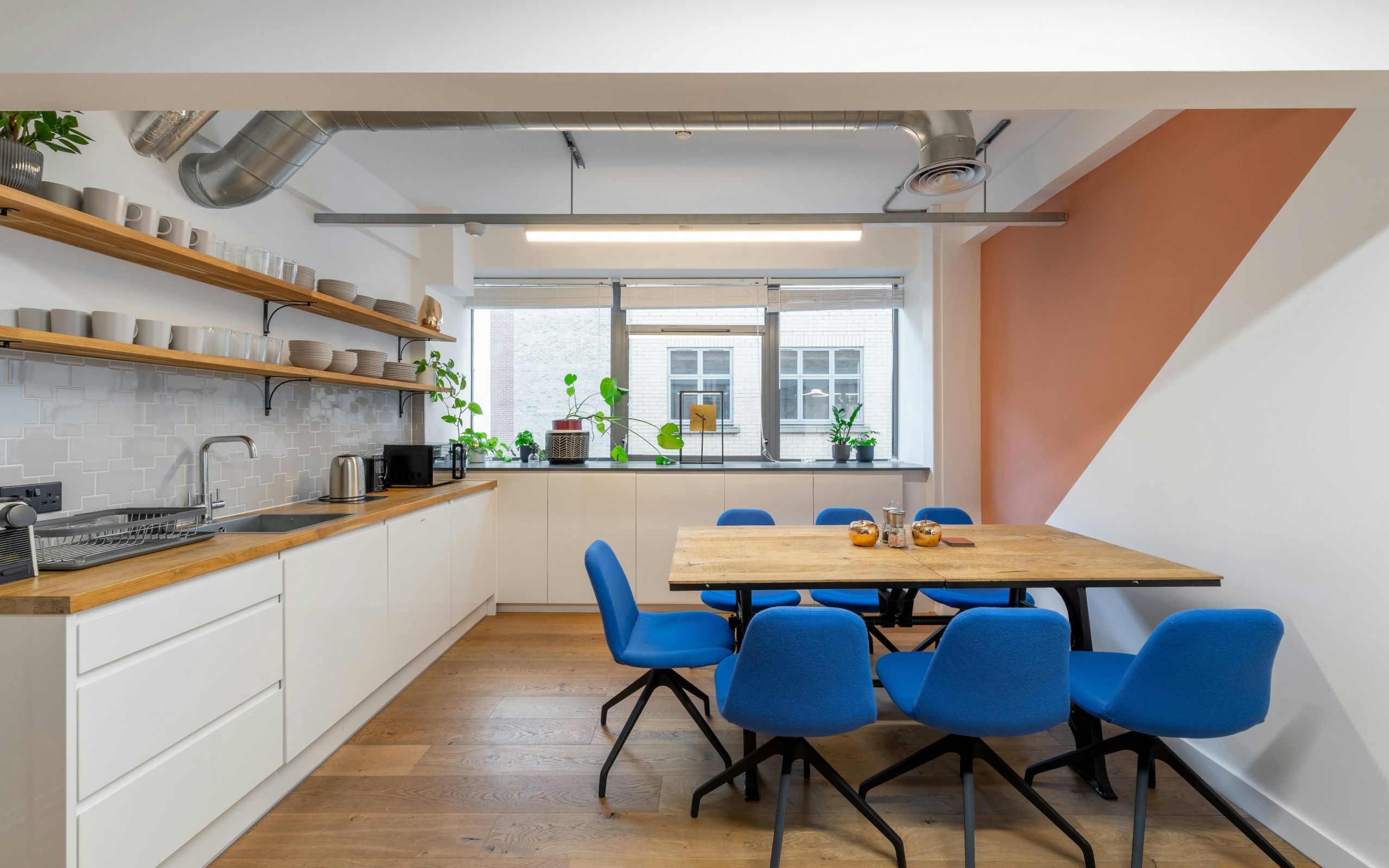114-116 Curtain Road Boutique