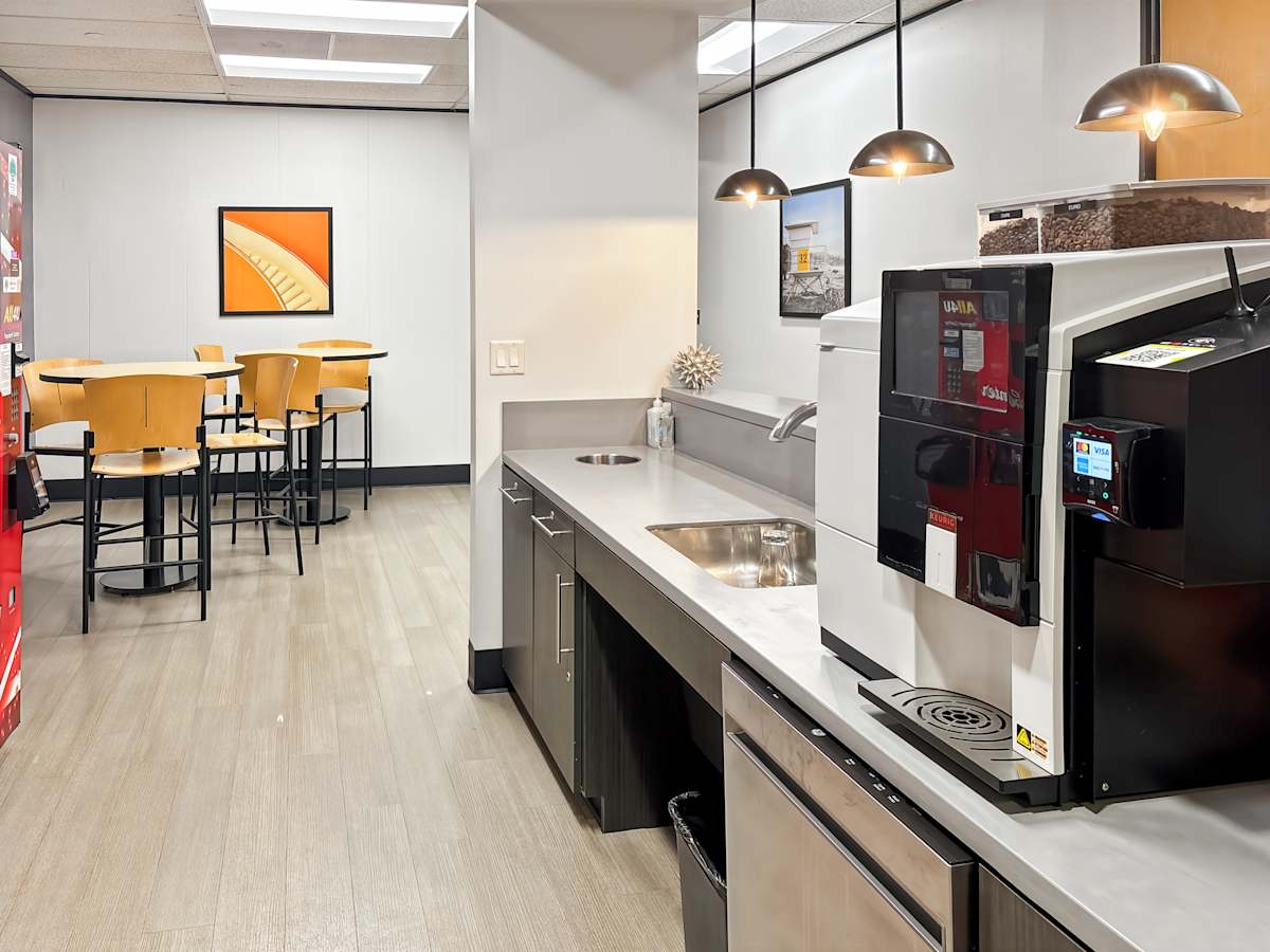 12 Greenway Plaza Houston Regus (IWG) 12 Greenway Plaza Houston
