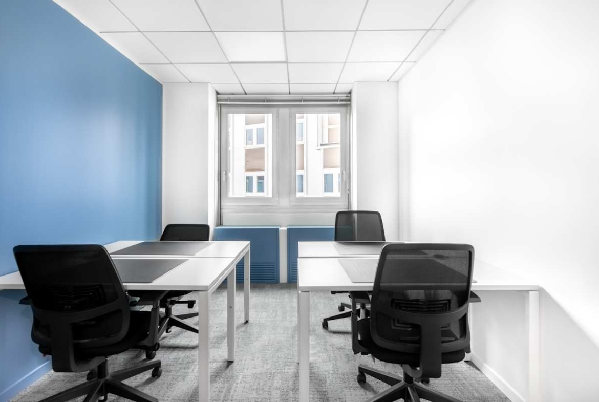 Regus (IWG) 12 Rond-Point des Champs-elysees Paris
