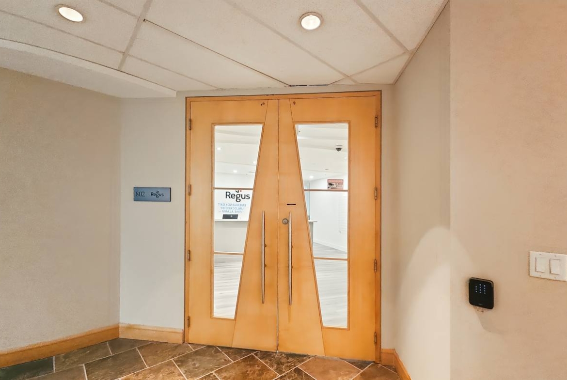 Regus (IWG) 125 Commerce Valley Drive W Markham