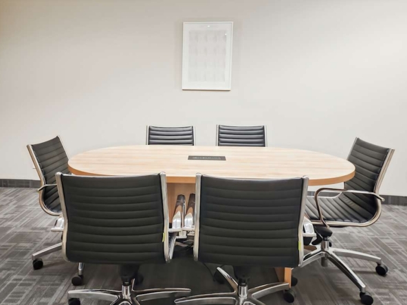 Regus (IWG) 125 Commerce Valley Drive W Markham