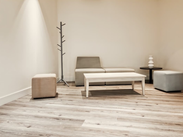 Regus (IWG) 125 Commerce Valley Drive W Markham