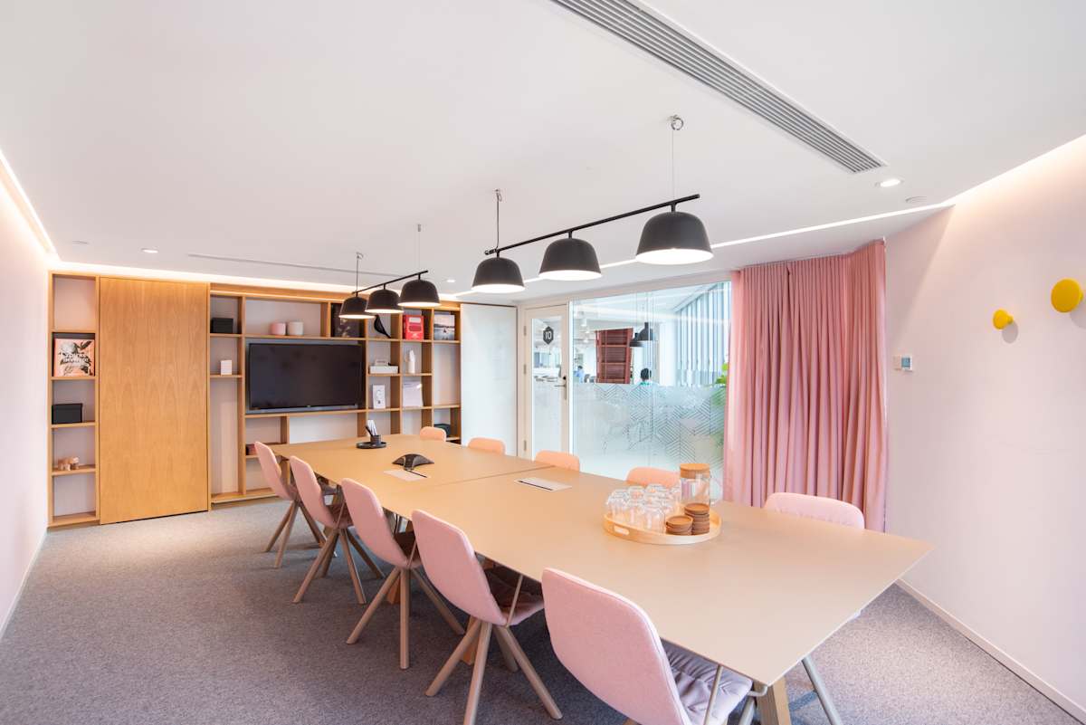 Spaces (IWG) 133 Wai Yip Street Kowloon