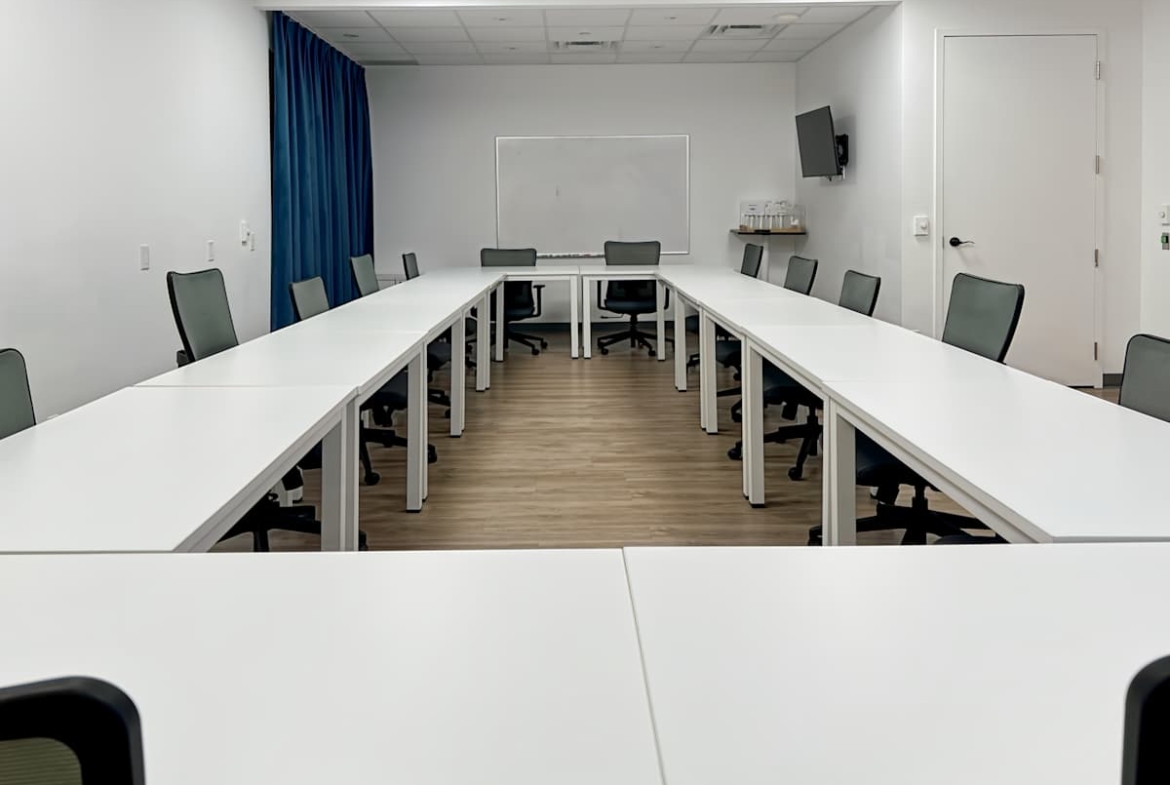 Regus (IWG) 15 Wellesley St W Toronto