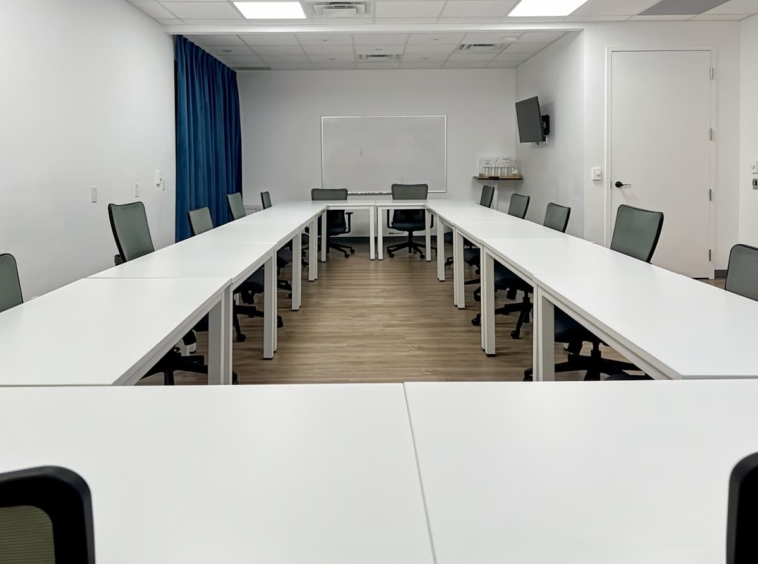 Regus (IWG) 15 Wellesley St W Toronto