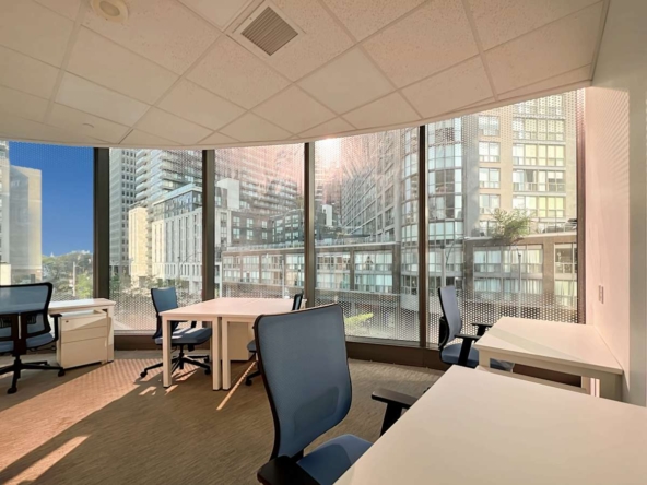 Regus (IWG) 15 Wellesley St W Toronto