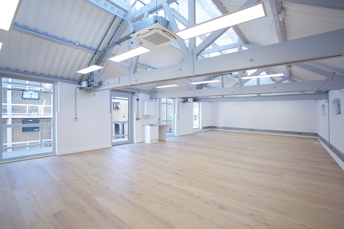 N19 4NF