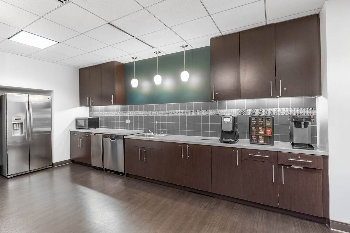 HQ (IWG) 1600 Corporate Center Rolling Meadows