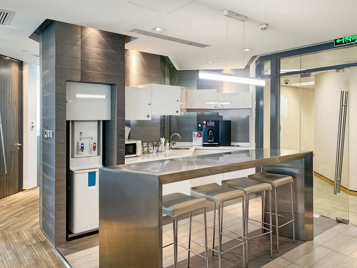 Regus (IWG) 1628 Zhongshan Avenue Wuhan