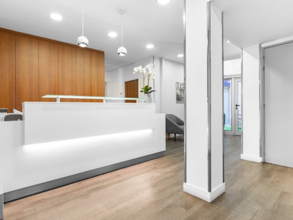 57 Rue d'Amsterdam, 75008 Paris