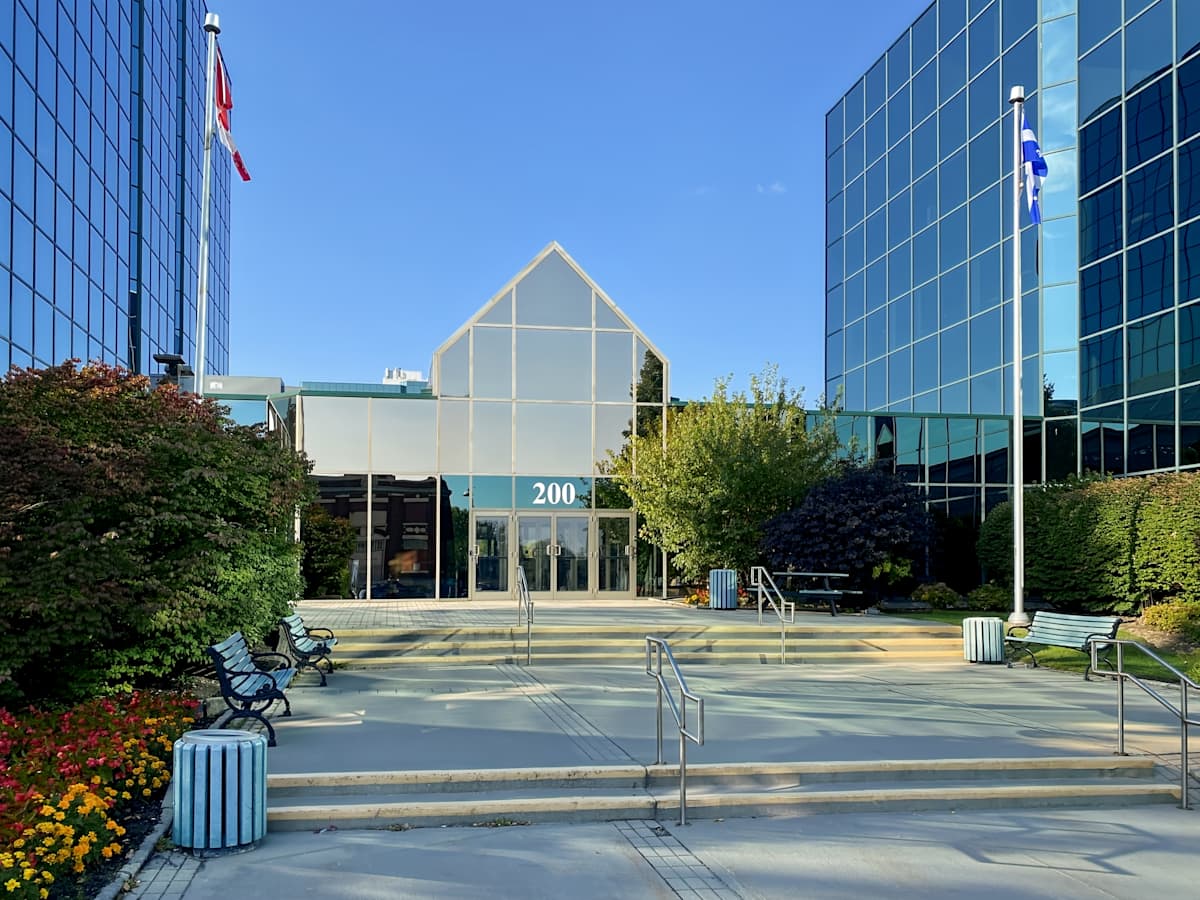 200 Rue Montcalm Gatineau HQ (IWG) 200 Rue Montcalm Gatineau