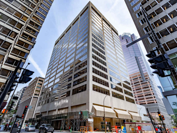 Regus (IWG) 2001 Boulevard Robert Bourassa Montreal