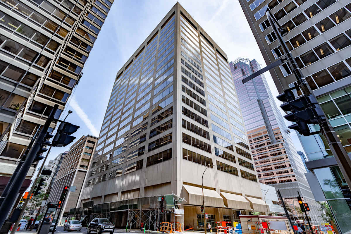 Regus (IWG) 2001 Boulevard Robert Bourassa Montreal