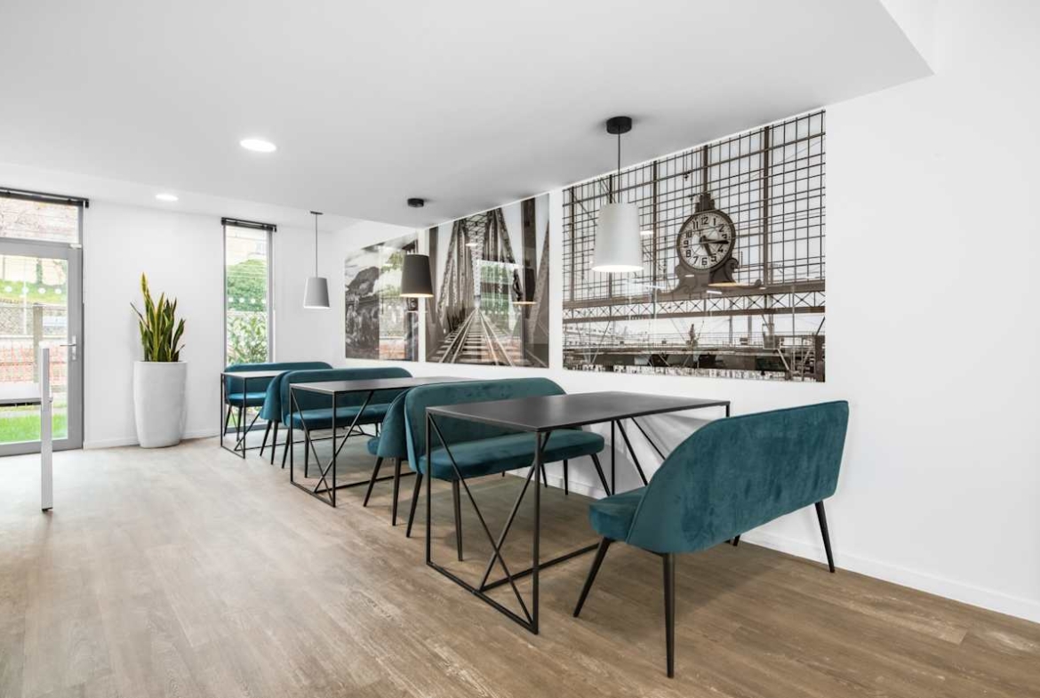 Stop & Work (IWG) 22 Place de la Gare Brunoy