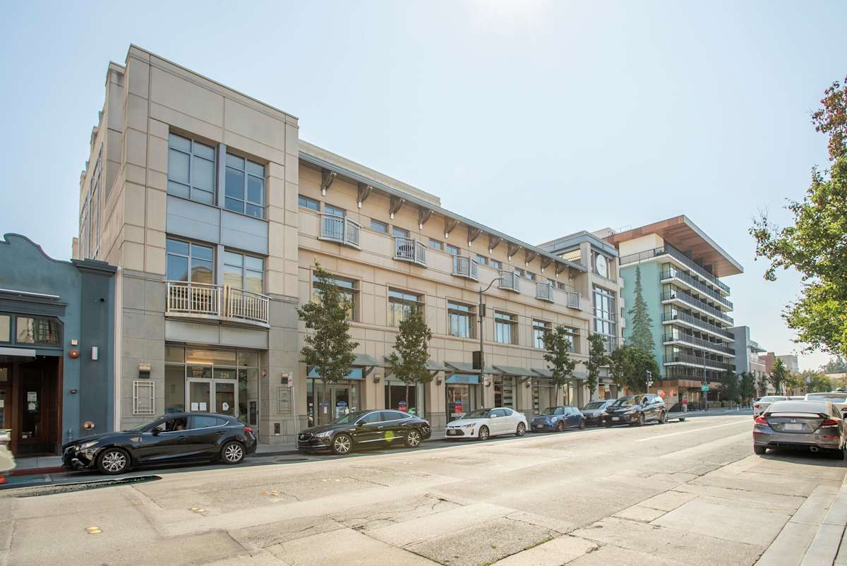 Regus (IWG) 228 Hamilton Avenue Palo Alto
