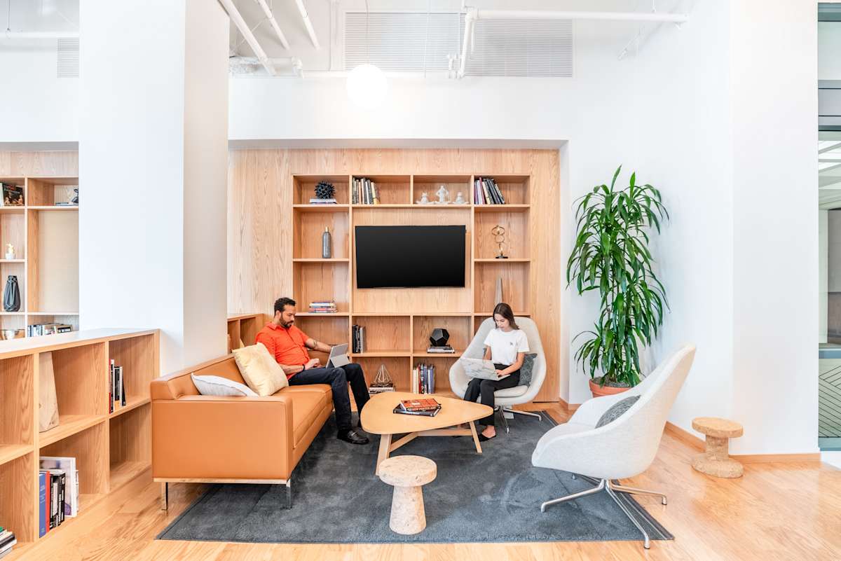 Spaces (IWG) 2450 Colorado Avenue Santa Monica