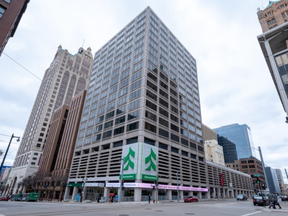 HQ (IWG) 250 East Wisconsin Avenue Milwaukee