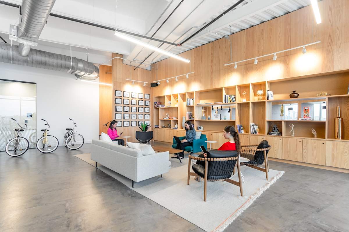 Spaces (IWG) 2550 Pacific Avenue Dallas