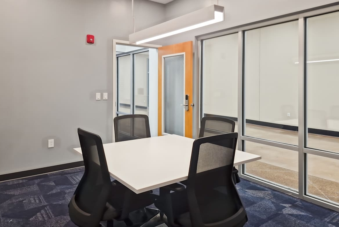 HQ (IWG) 2600 Middletown Commons White Hall