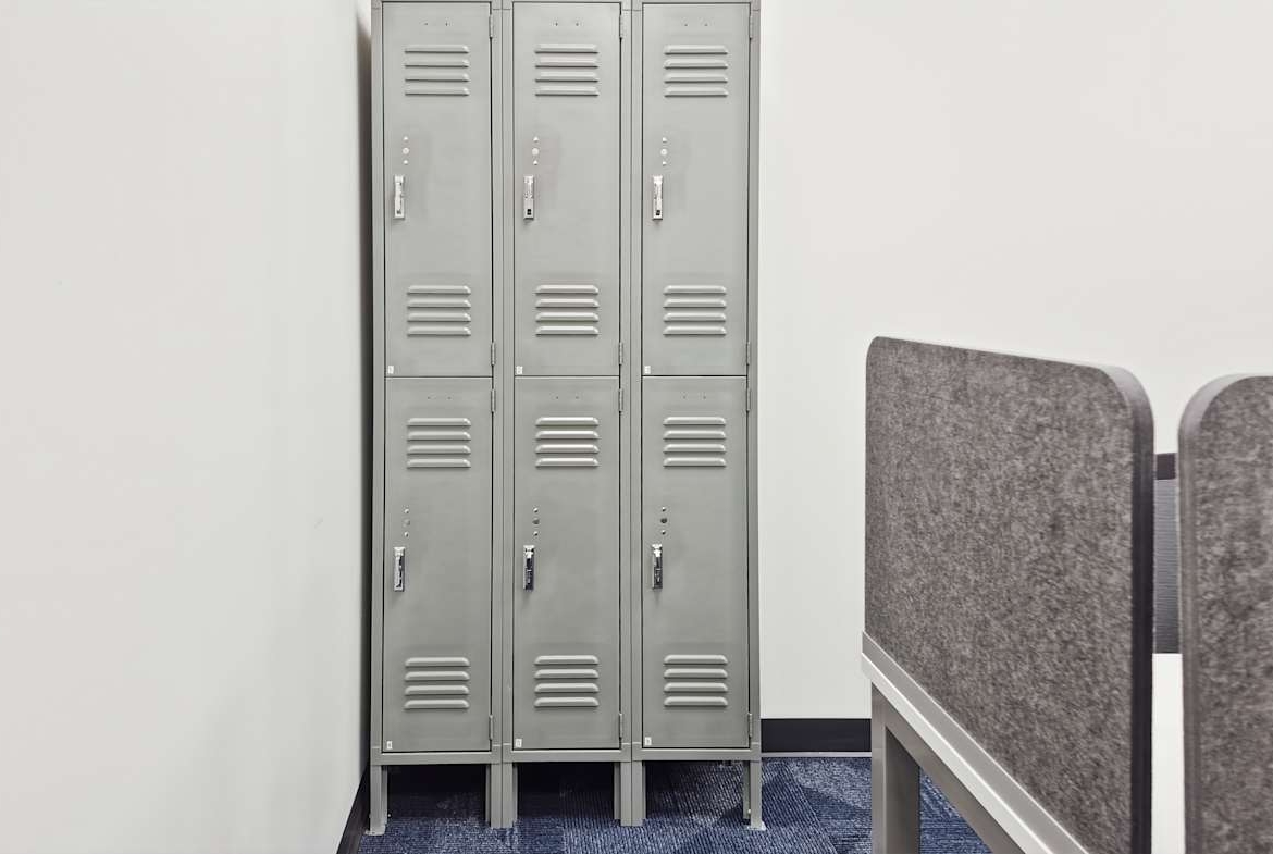 HQ (IWG) 2600 Middletown Commons White Hall