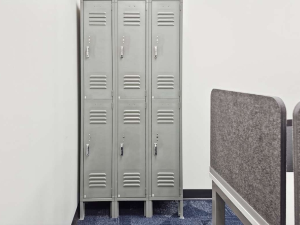 HQ (IWG) 2600 Middletown Commons White Hall