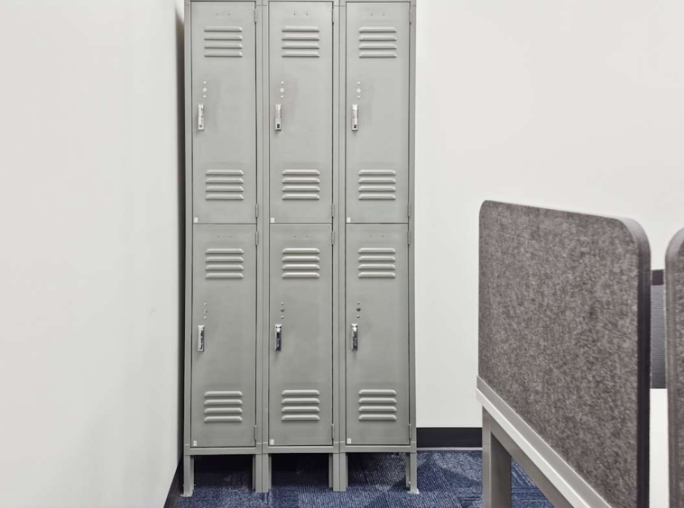 HQ (IWG) 2600 Middletown Commons White Hall