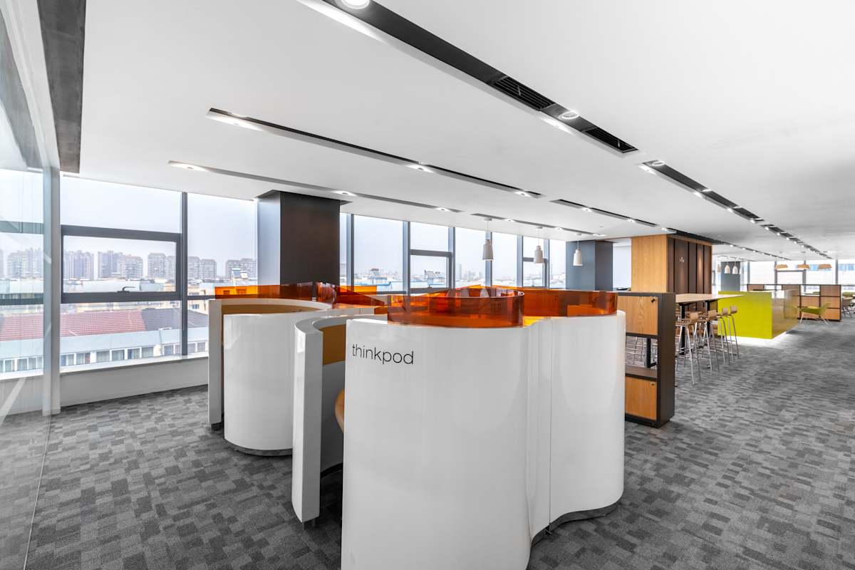 Regus (IWG) 270 Qianjin Middle Road Kunshan City