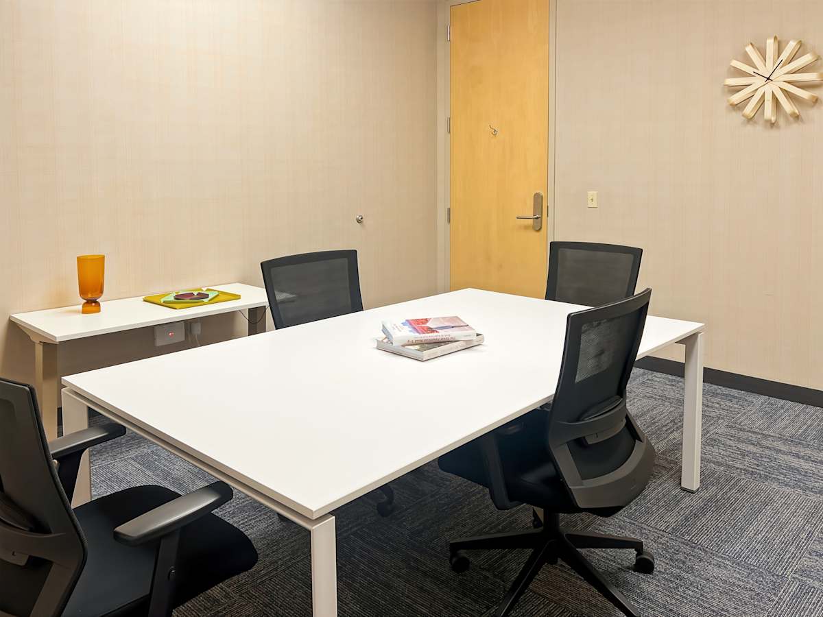 325 E Grand River Avenue East Lansing HQ (IWG) 325 E Grand River Avenue East Lansing