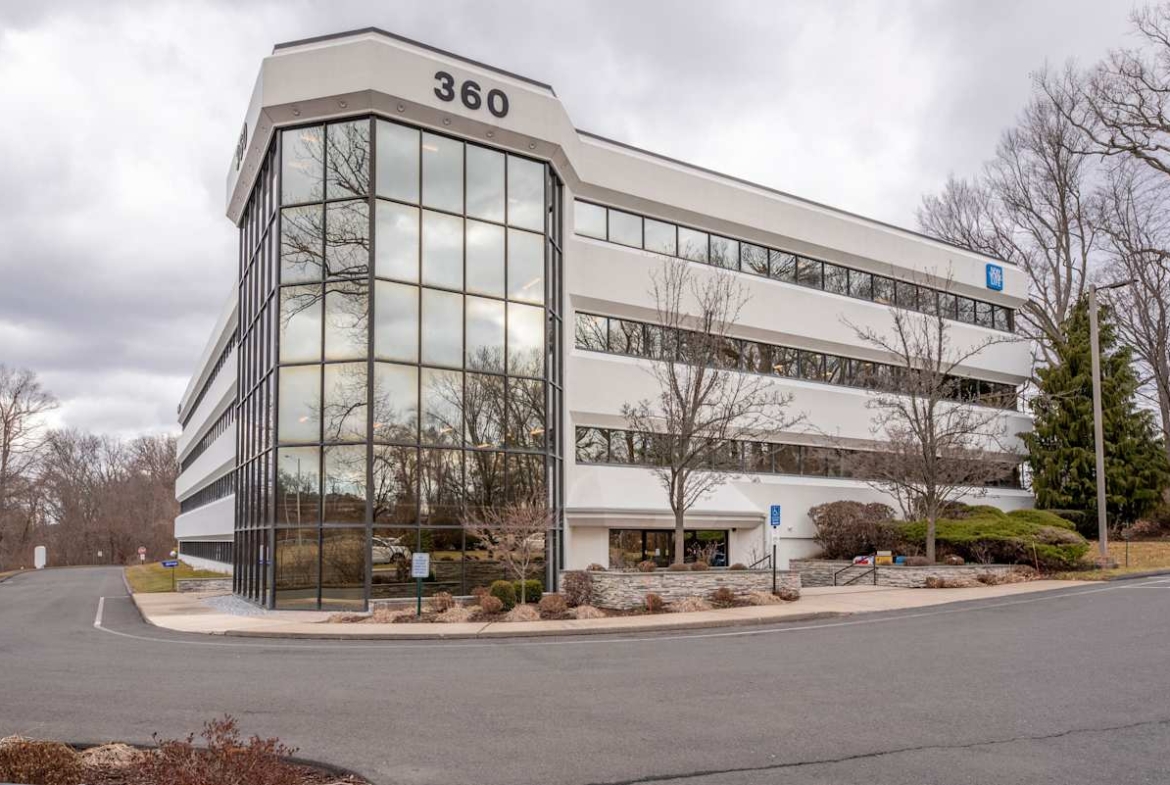 Regus (IWG) 360 Bloomfield Avenue Windsor
