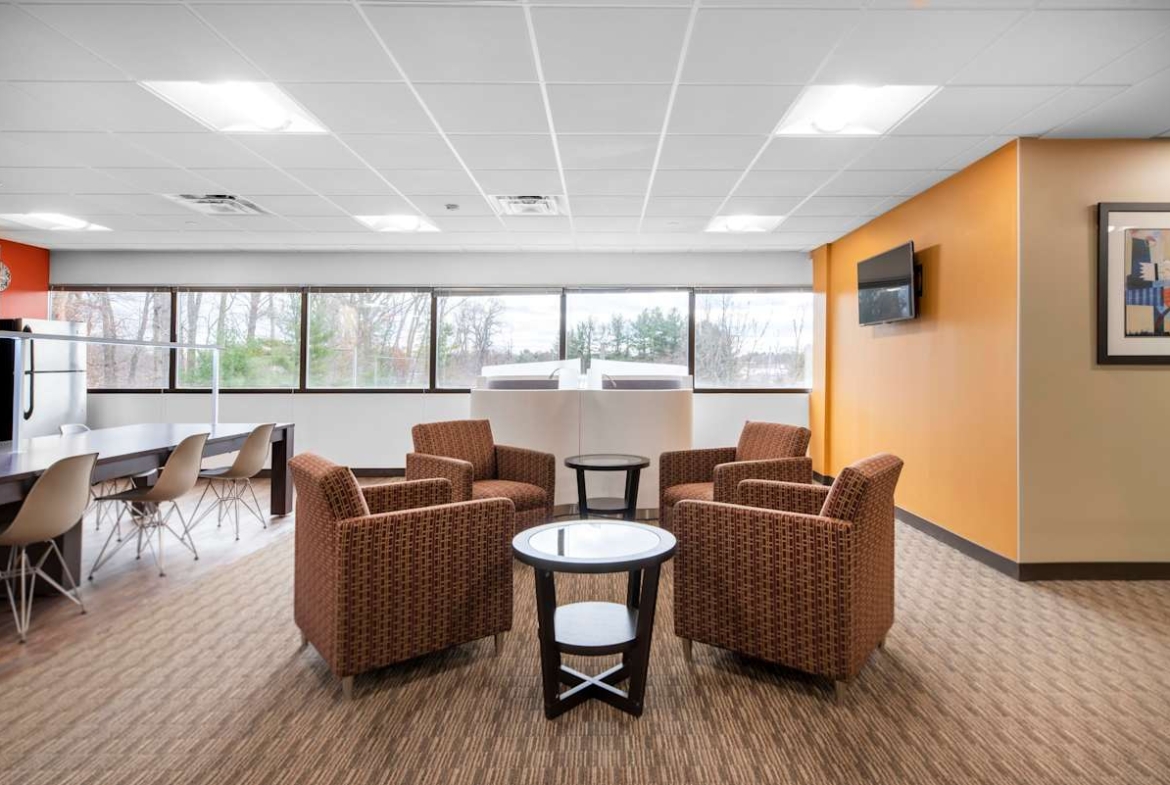 Regus (IWG) 360 Bloomfield Avenue Windsor