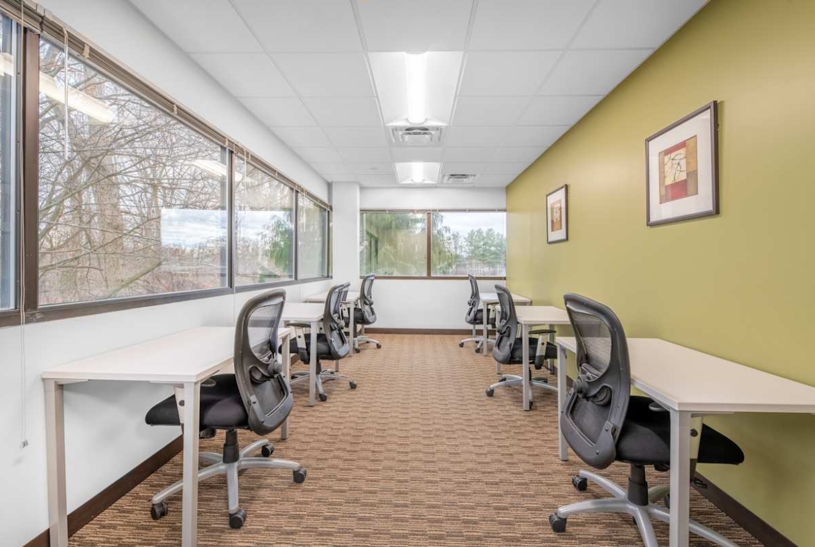 Regus (IWG) 360 Bloomfield Avenue Windsor