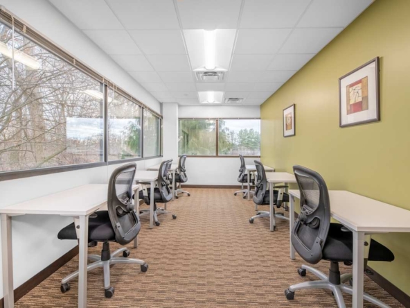Regus (IWG) 360 Bloomfield Avenue Windsor