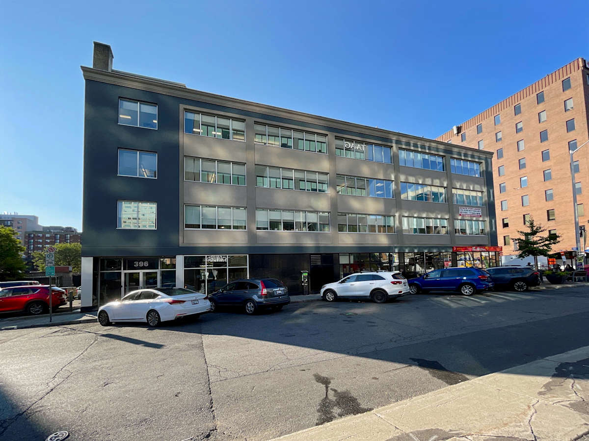 396 Cooper St, Ottawa
