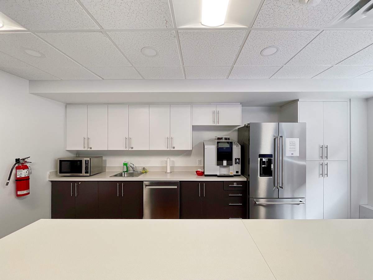 396 Cooper St, Ottawa