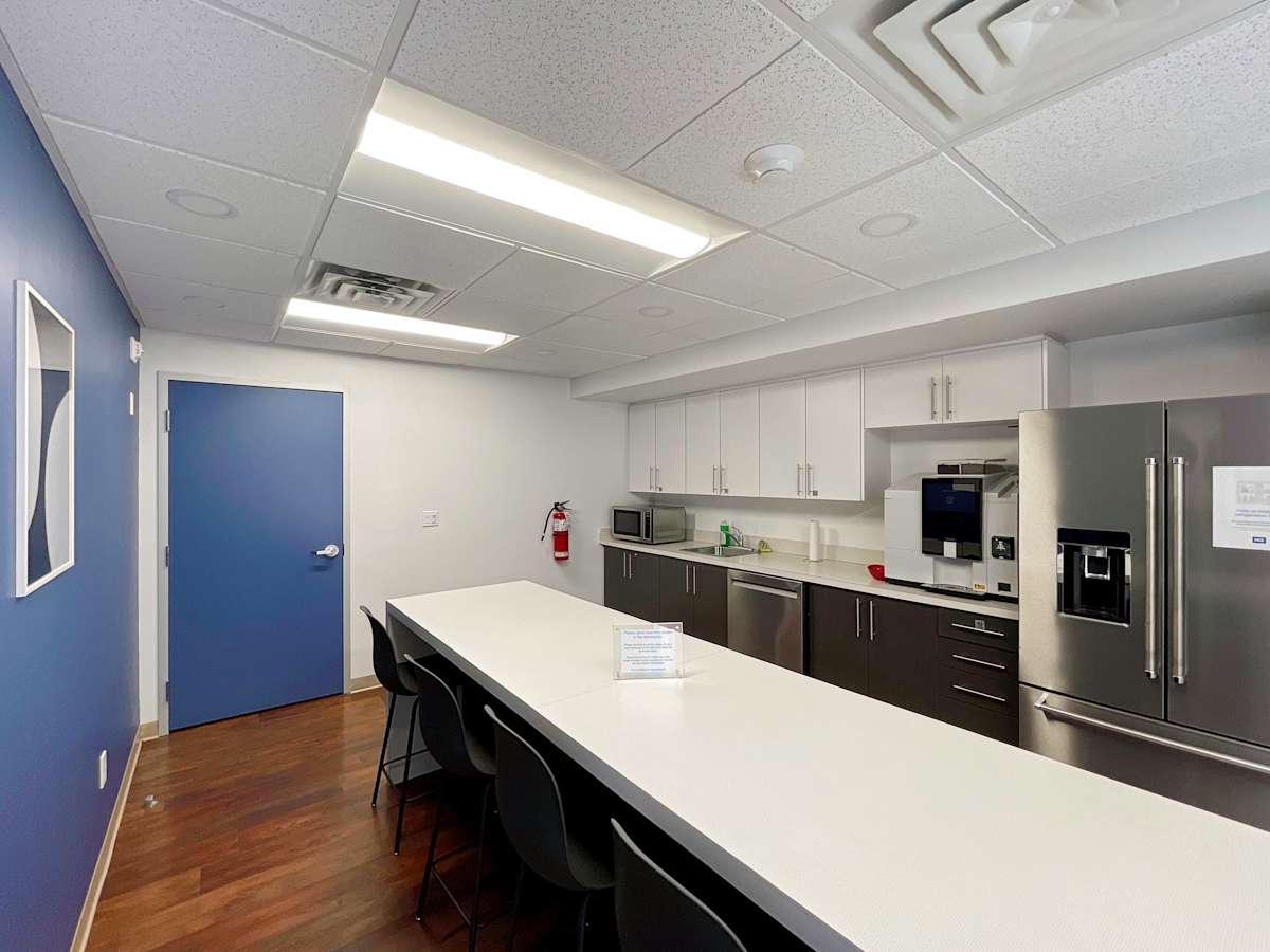 396 Cooper St, Ottawa