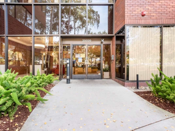 Regus (IWG) 39899 Balentine Drive Newark