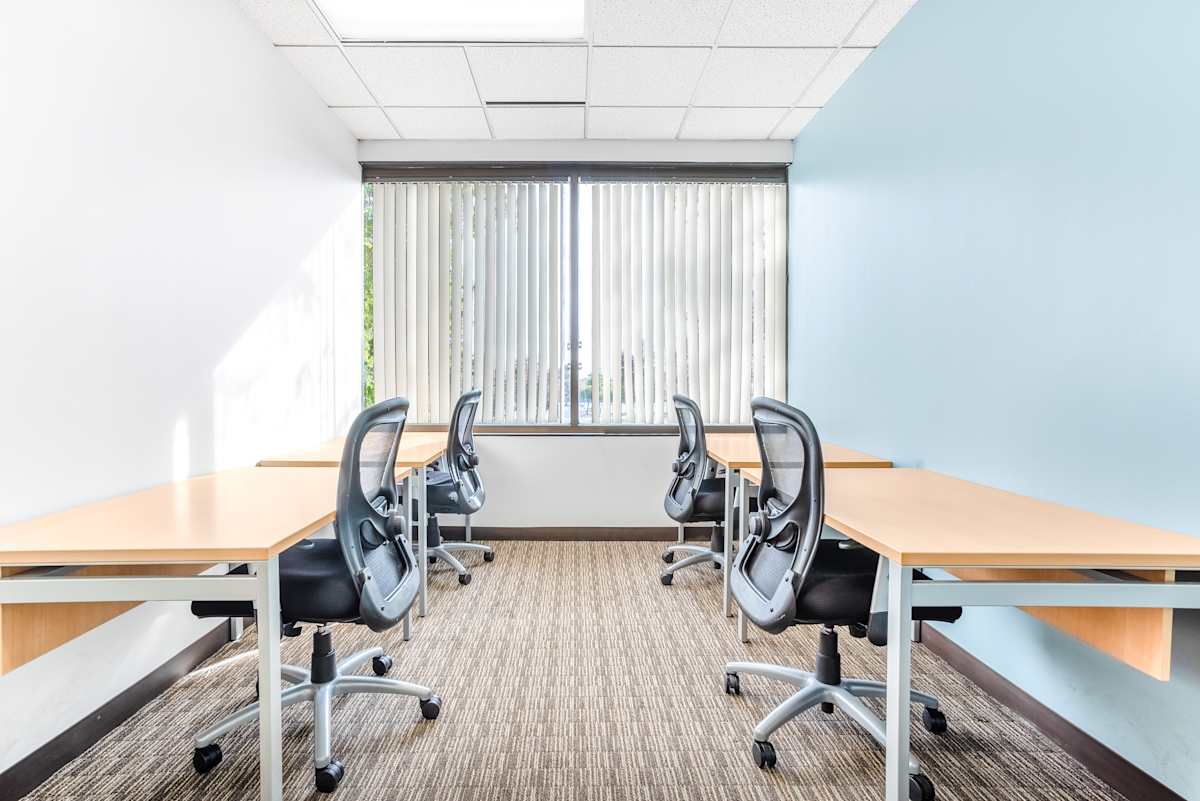 Regus (IWG) 39899 Balentine Drive Newark