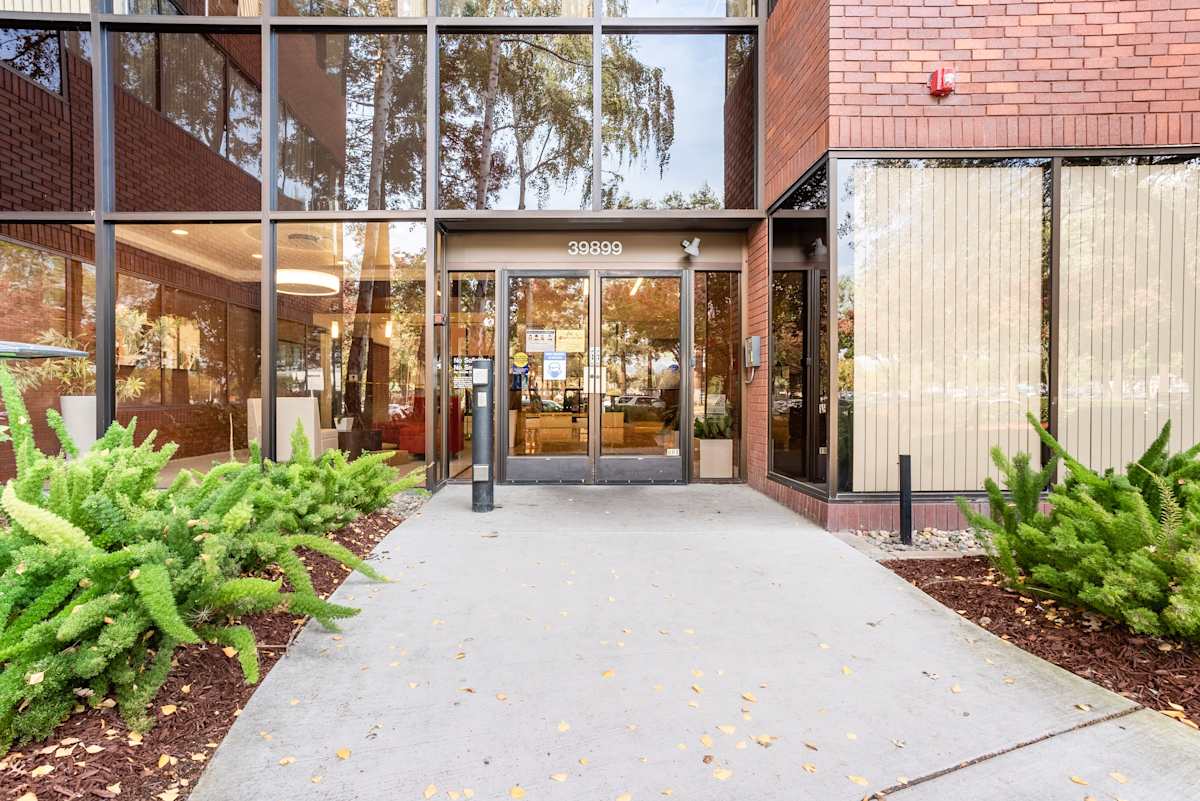 Regus (IWG) 39899 Balentine Drive Newark