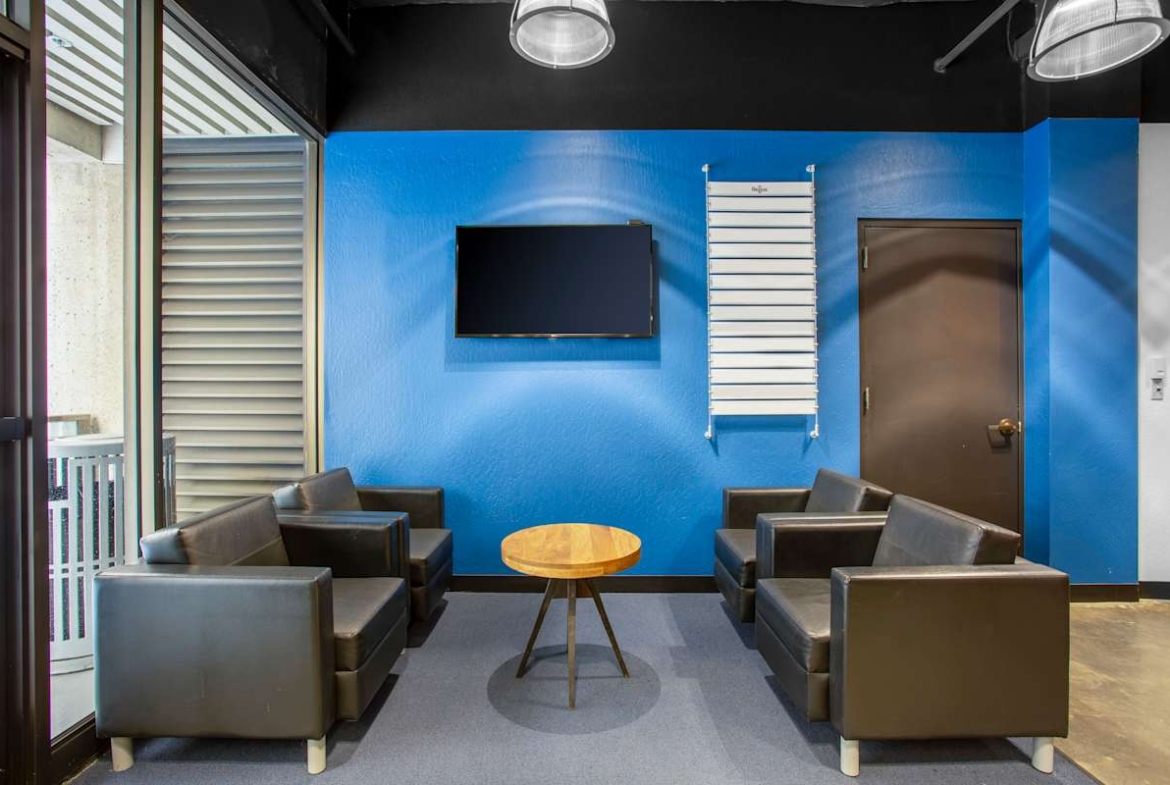 Regus (IWG) 4 Palo Alto Square Palo Alto