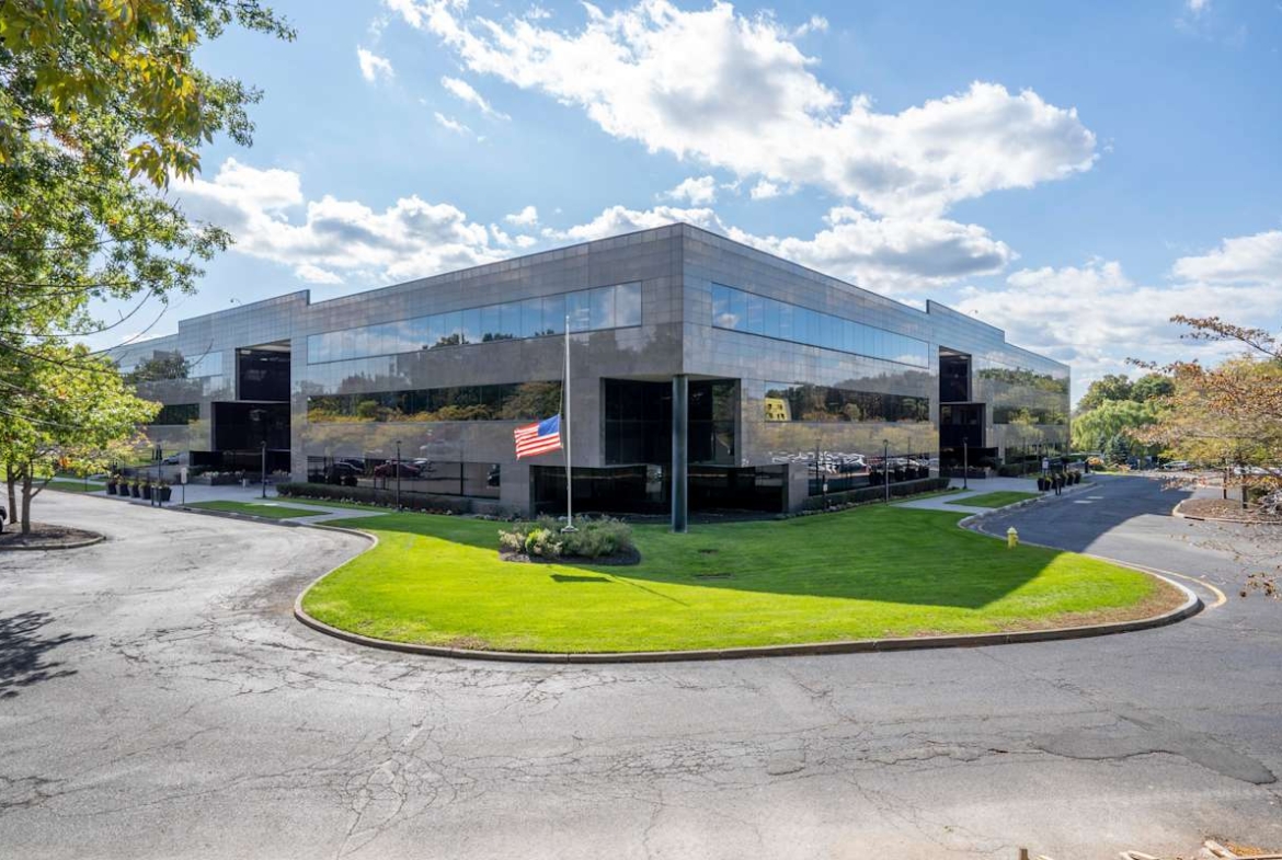 Regus (IWG) 400 Rella Boulevard Suffern