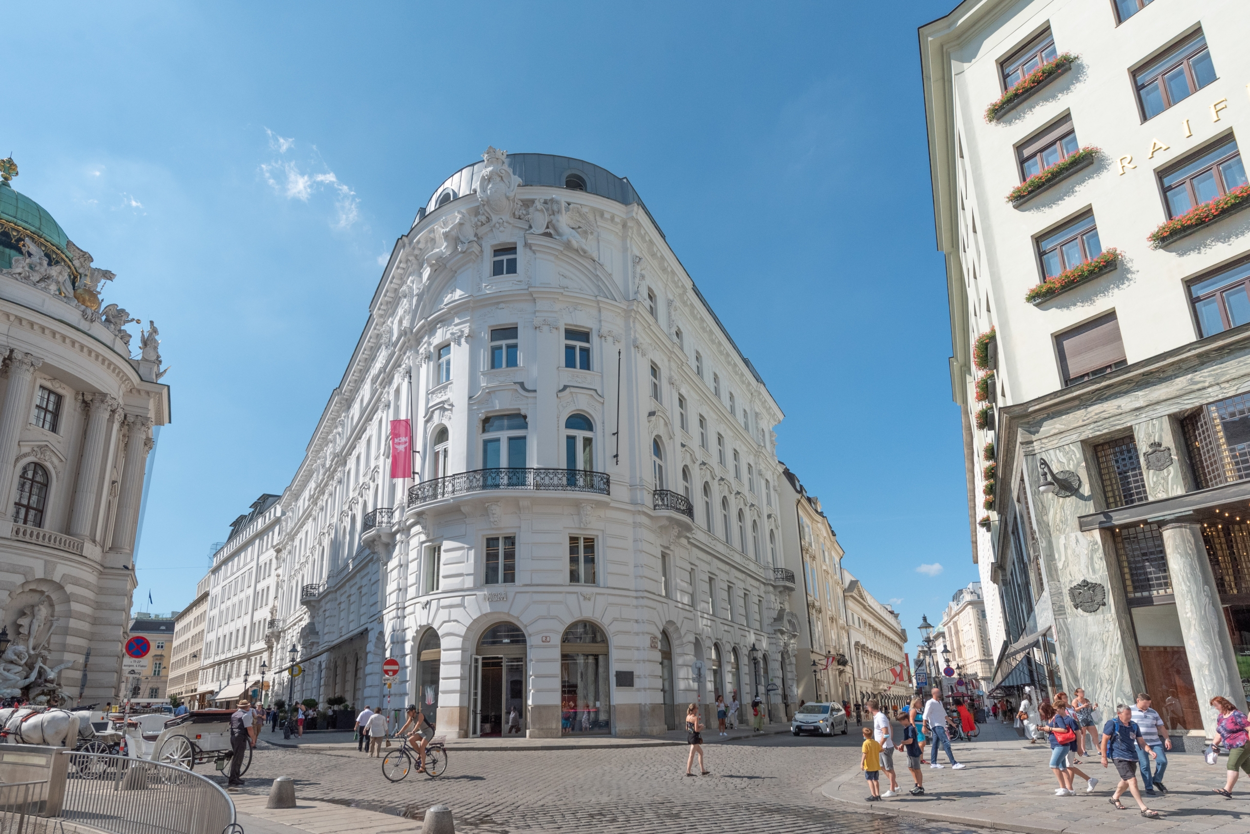 Le Palais, Vienna