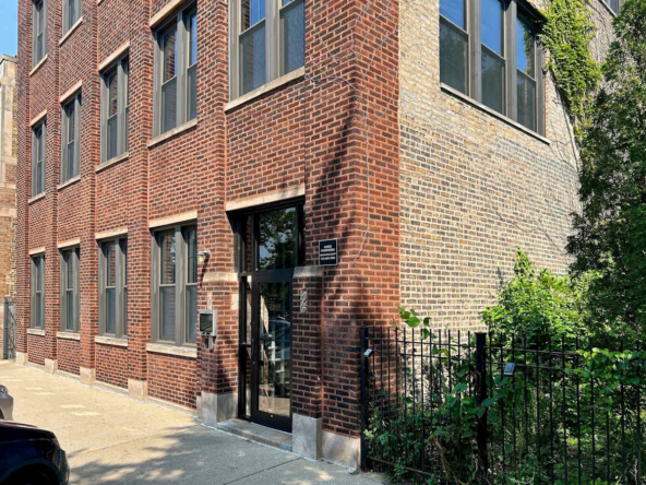 Regus 4311 N Ravenswood Avenue