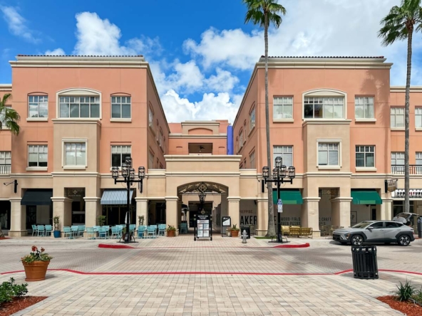 Regus (IWG) 433 Plaza Real Boca Raton