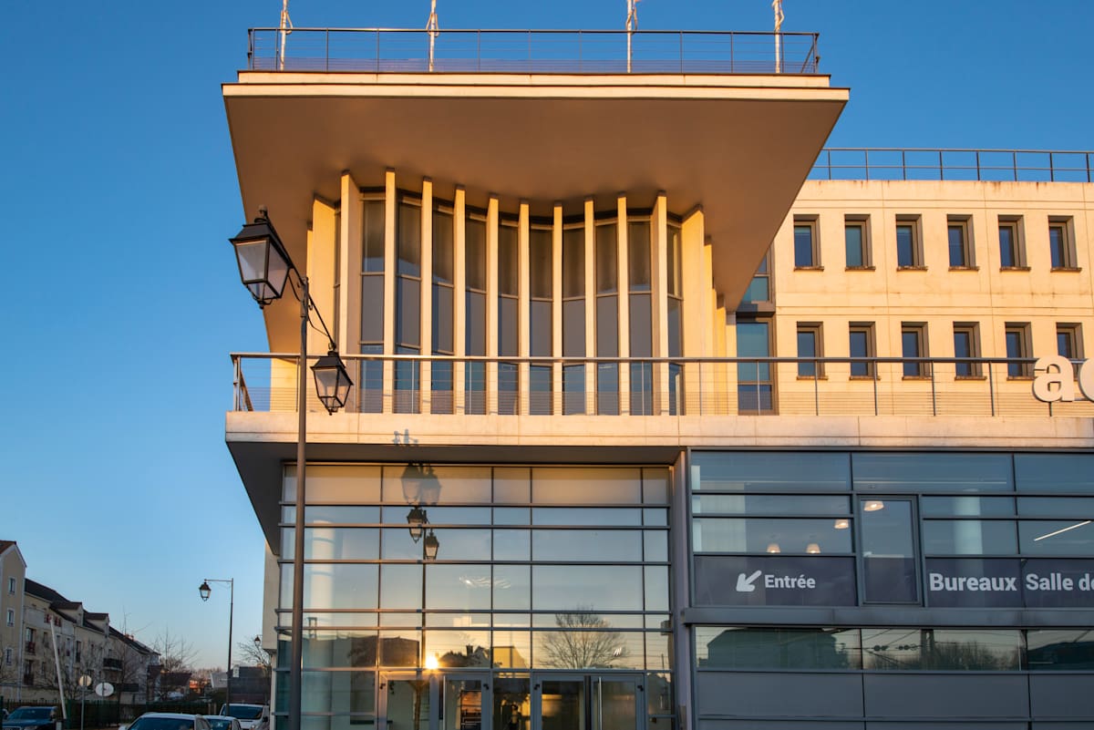 44 Rue Jean Mermoz Maisons-Laffitte Stop & Work (IWG) 44 Rue Jean Mermoz Maisons-Laffitte