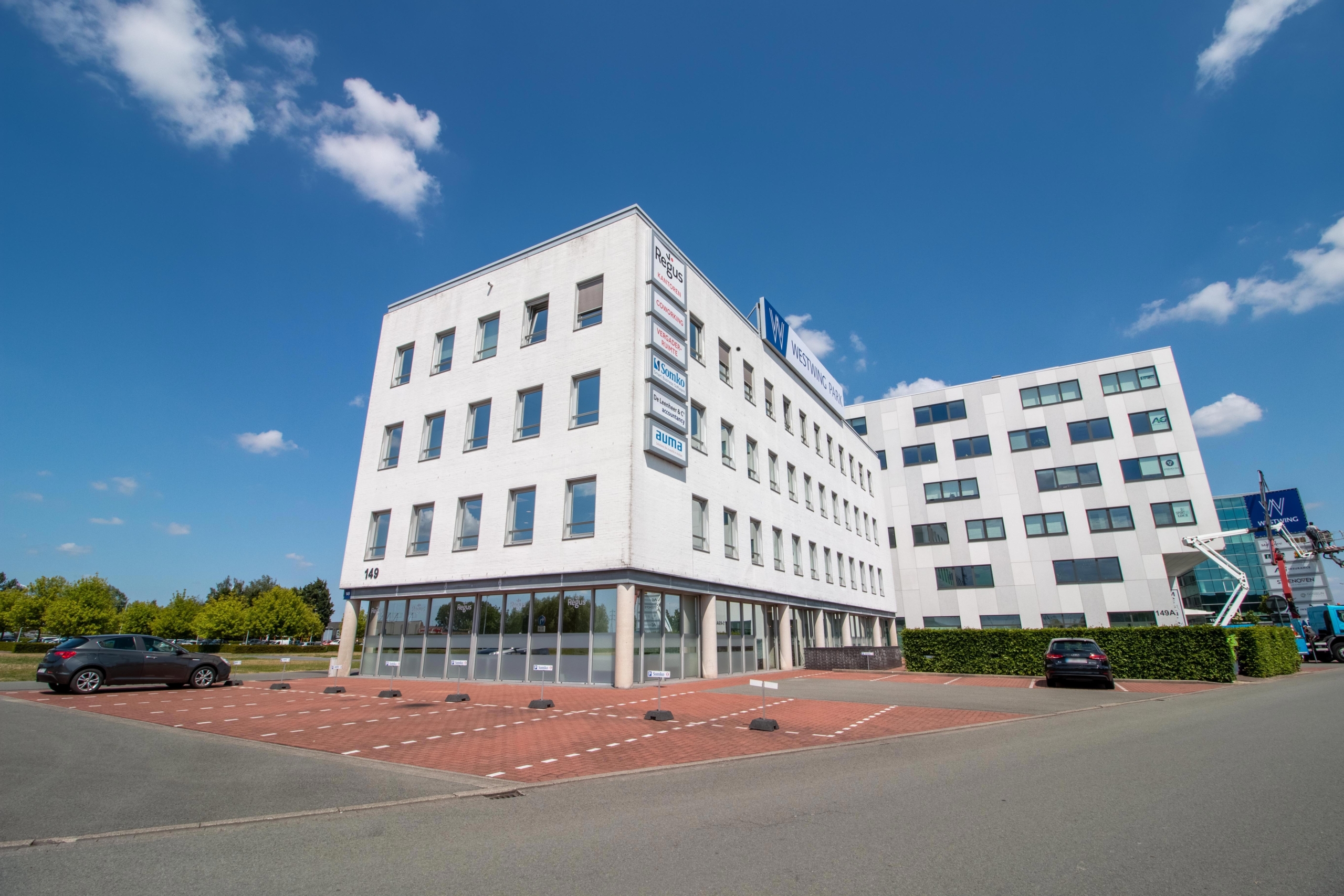 Westwing Park, Roeselare